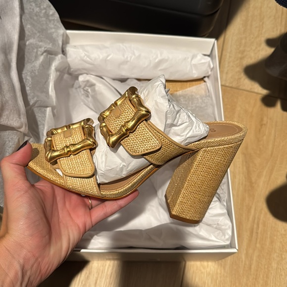 NWB Schutz Enola Natural Leather Sandal with bamboo buckle - Picture 9 of 11